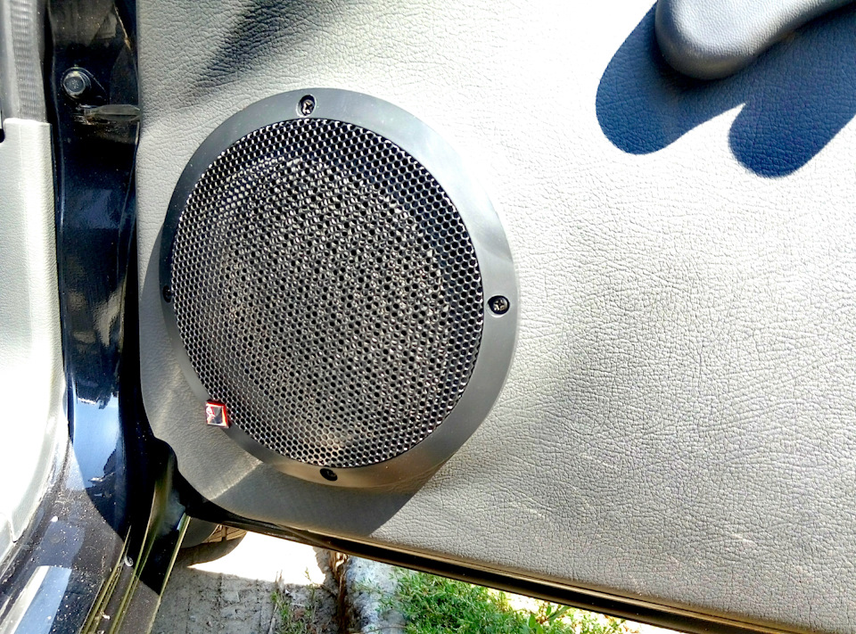 Rockford Fosgate Prime, замість штатної акустики 3