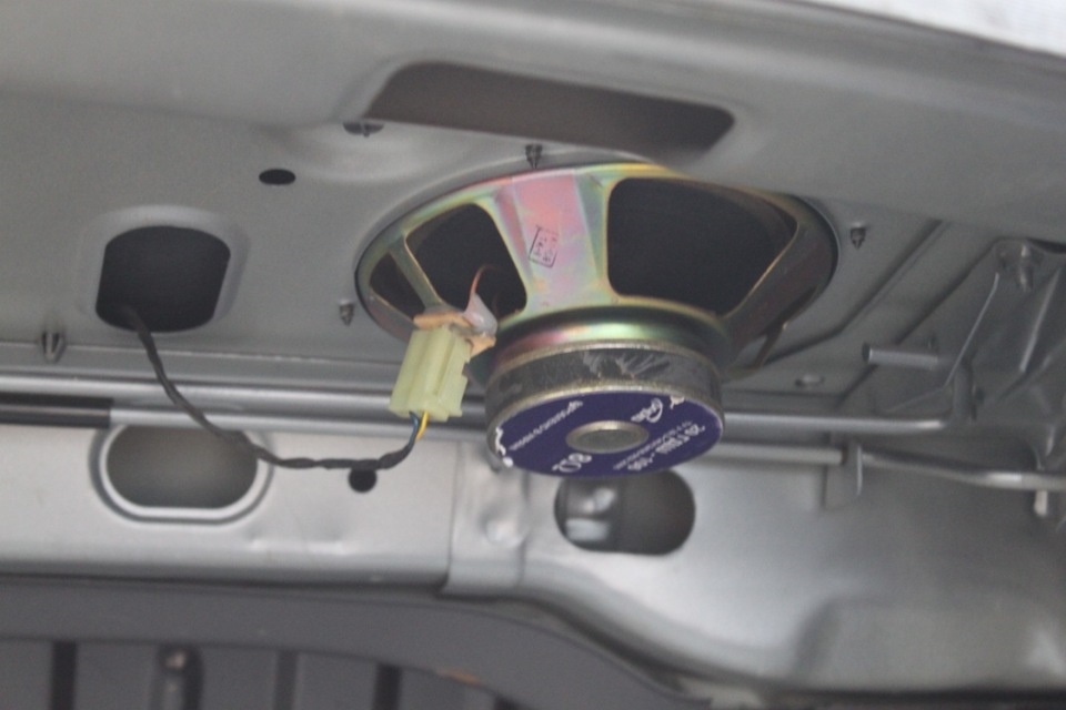 Колонки JBL 1