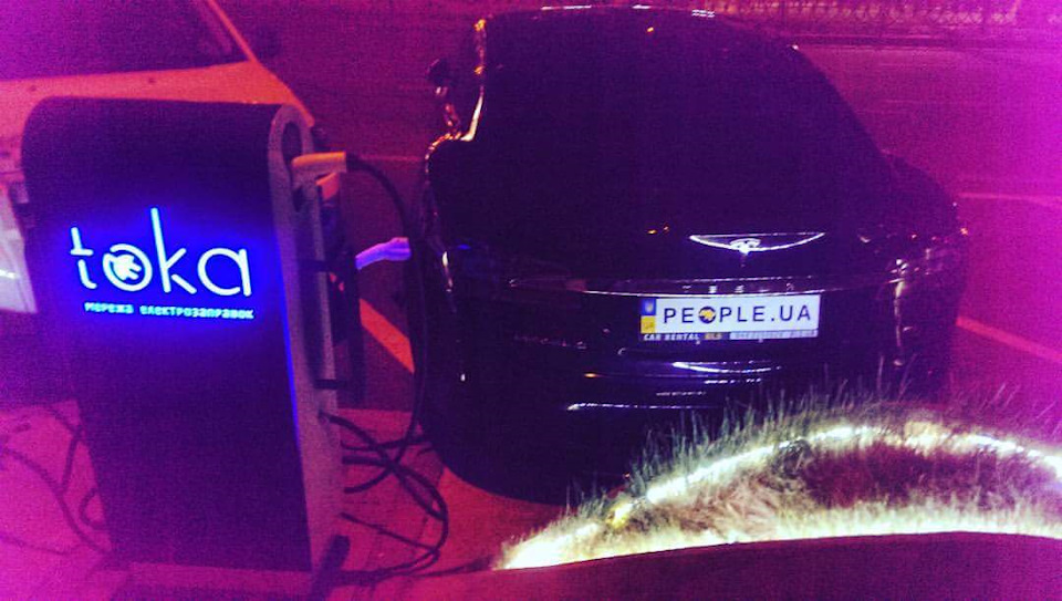 Tesla model s 85 4
