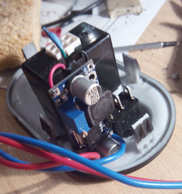 USB заряджання в машину. Проба пера. 3