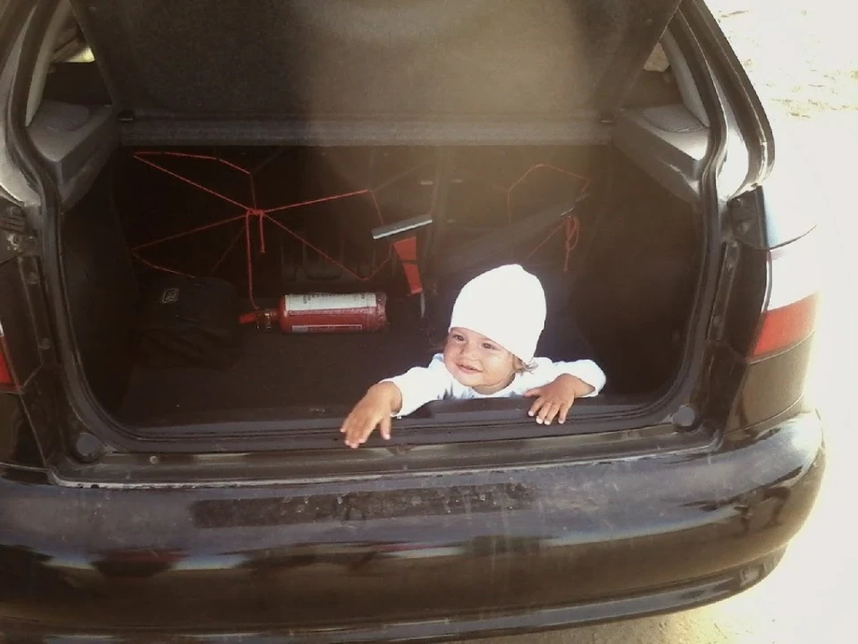 Сабвуфер у багажник