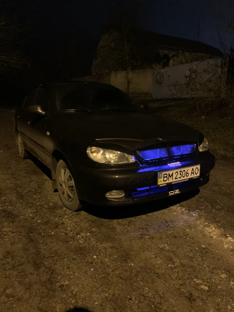 Підсвічування решітки радіатора (ерон-дон-дон)