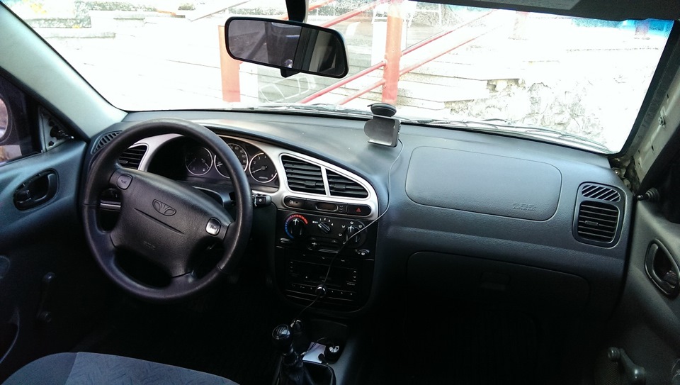 Встановив панель та кермо з AirBag, перетягнув кермо та чохол ручки кпп у шкіру. 2