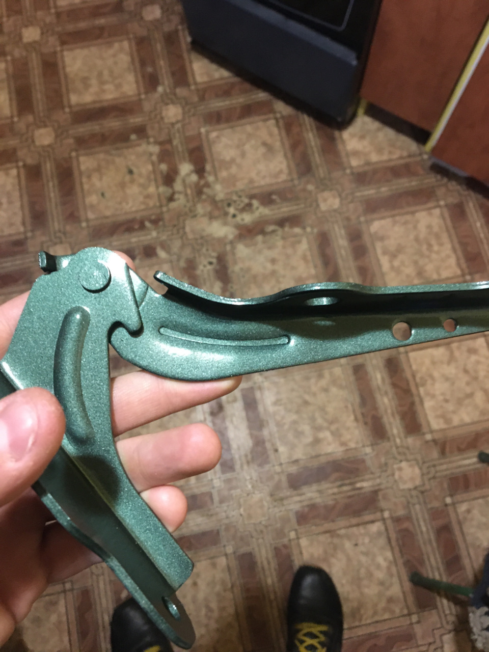 Заміна завіси капота 3
