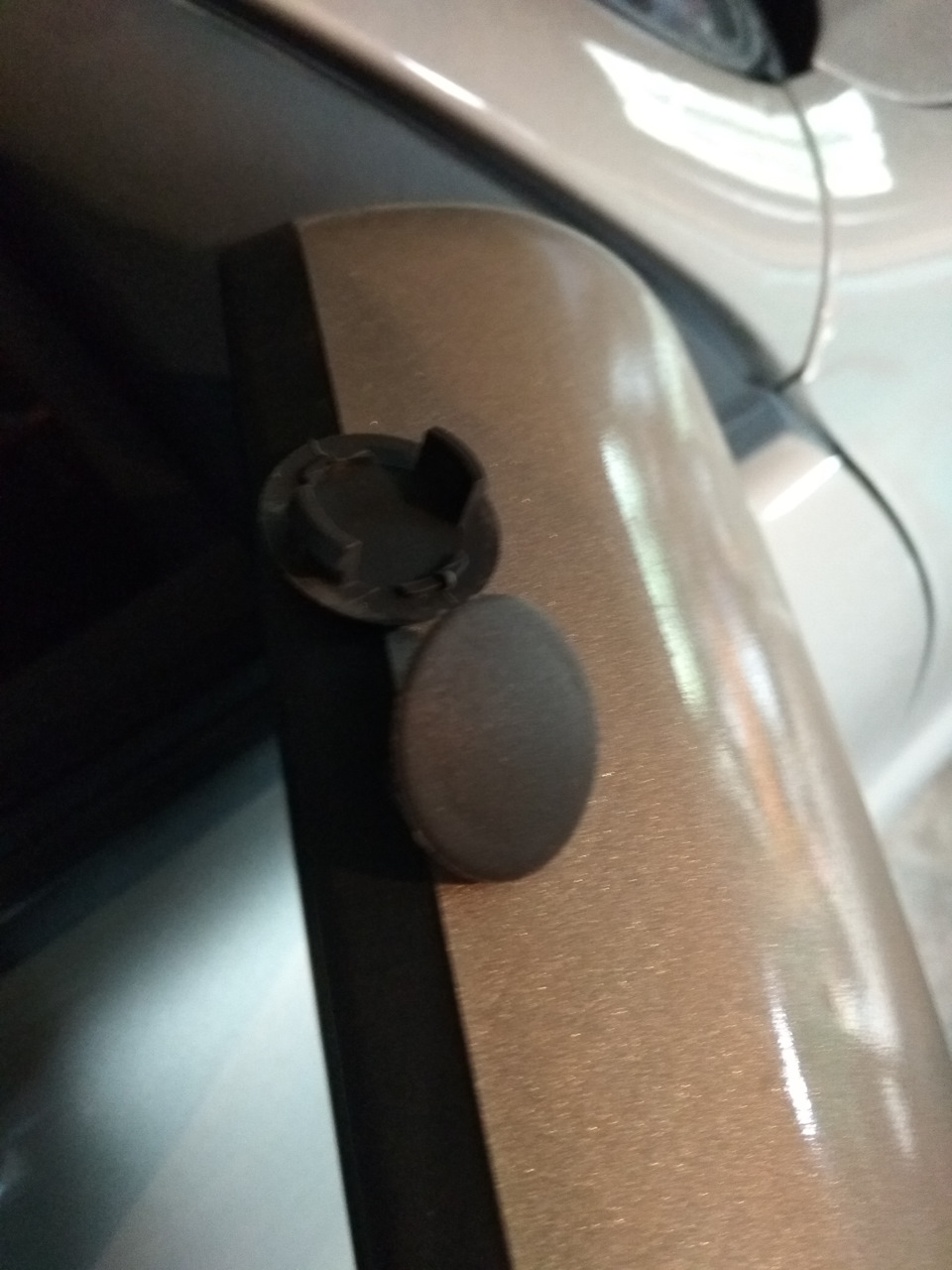 USB роз'єм для зарядки гаджетів 4
