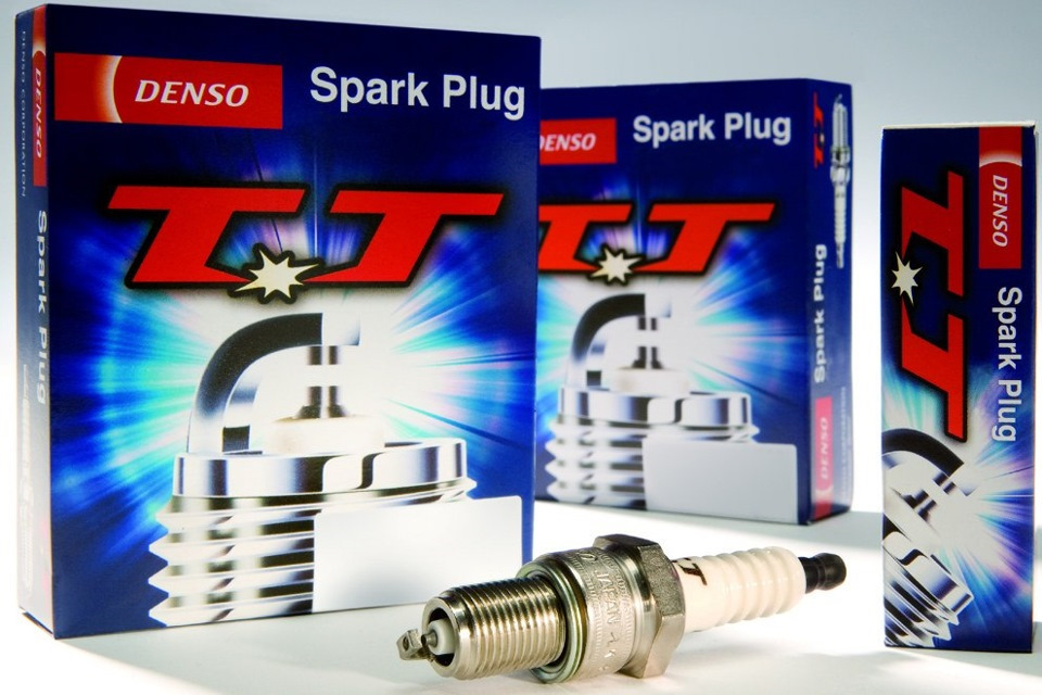 Denso q20tt vs Brisk Silver DR15YS 1