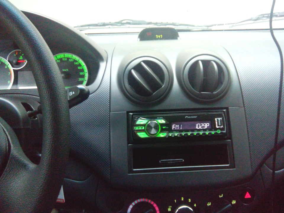 Pioneer MVH-150UBG 2