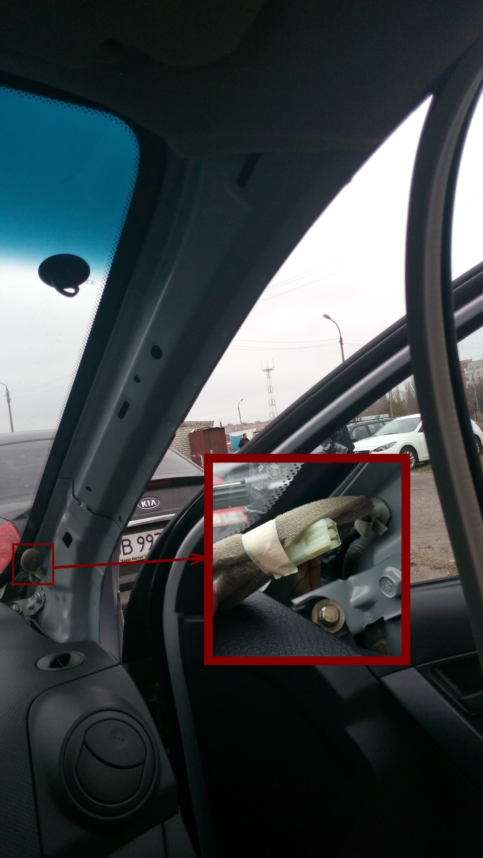 Сховавши проводку від відео реєстратора 1