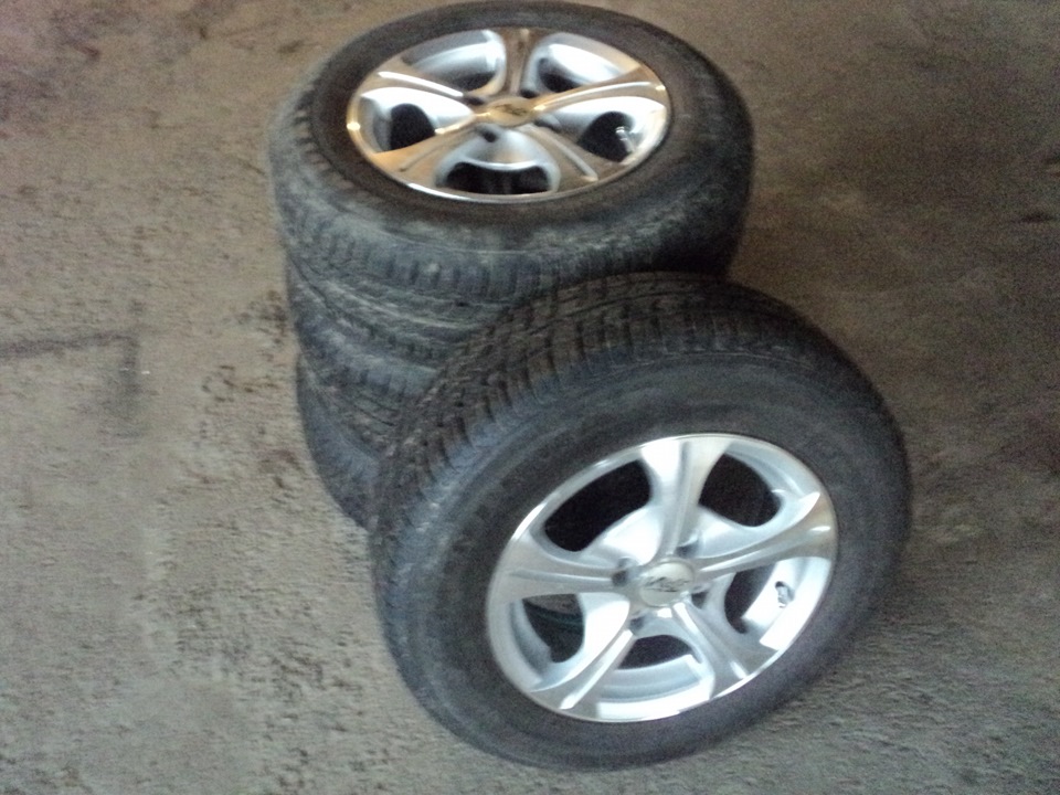 Продам диски Wolf Apollon 519 S R13 4x98 ET35 + гума Minerva 175/70 R13 82T 4